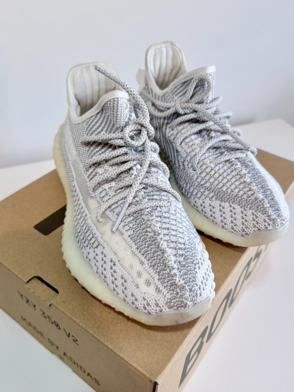 ADIDAS YEEZY BOOST 350 V2 “STATIC” EF2905 - US 7 - Picture 2 of 6